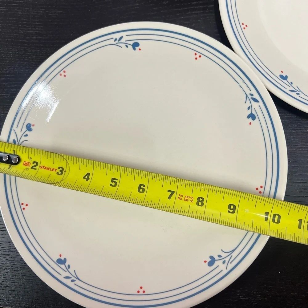 Corelle Cream and Blue Vintage Country Violets Corelle Dinner plates Set of 7